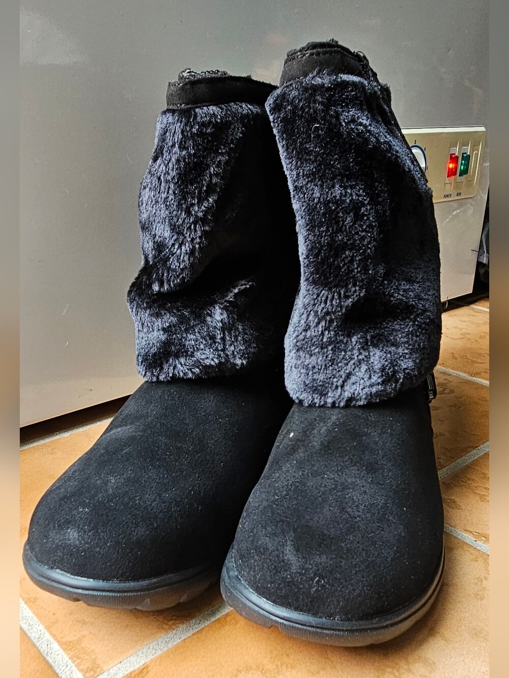 NWOT Tony Little Cheeks Fit Body Sport Winter Boots Black Faux Fur